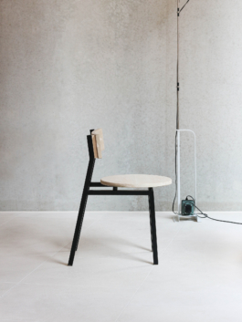 Photo of Diskus Chair sideview Hayo Gebauer Studio